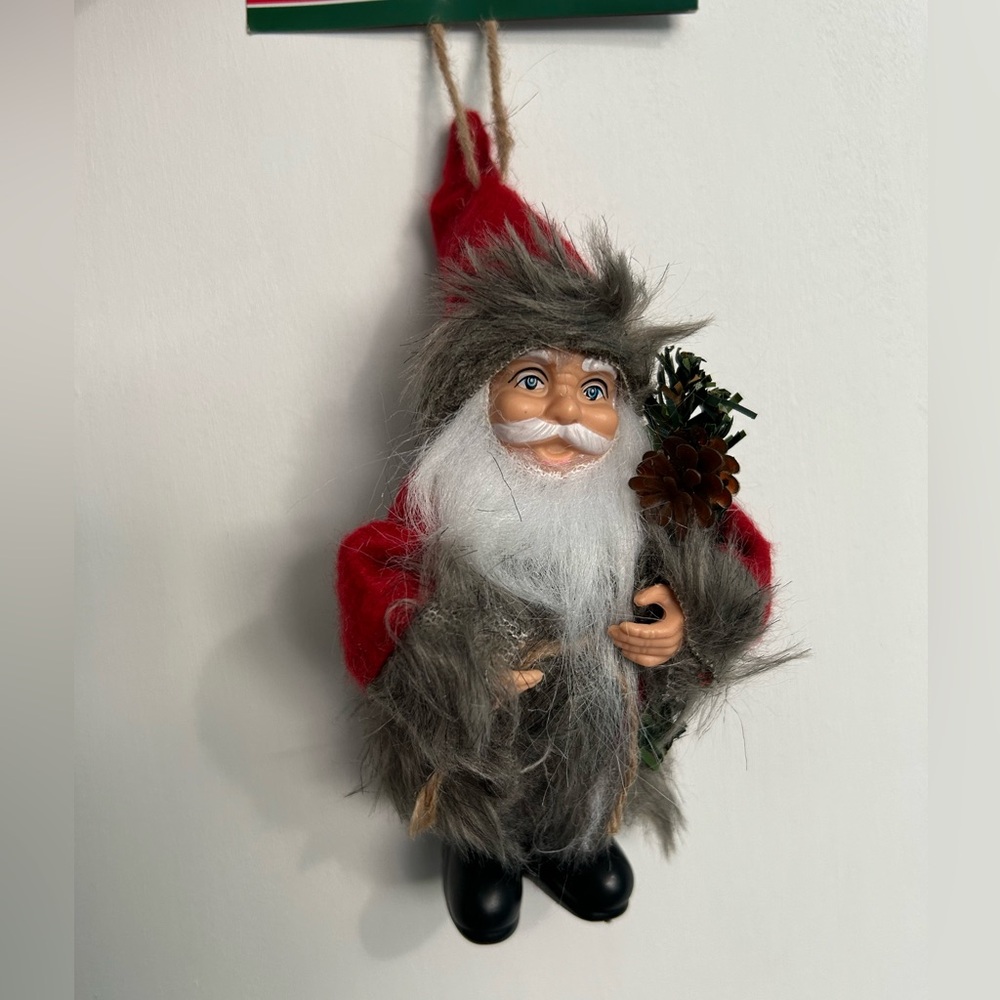 🎁Charming Red and Gray Santa Ornament
